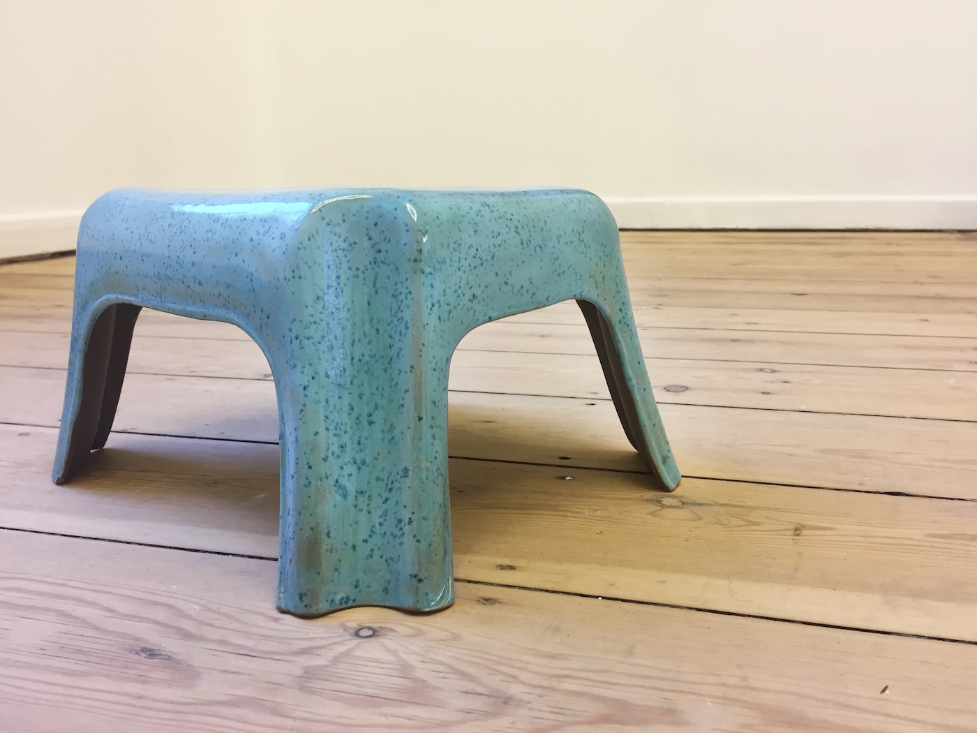 Lisa Egio & Elliot Kervyn, Tabouret, 2017, Island Brussels